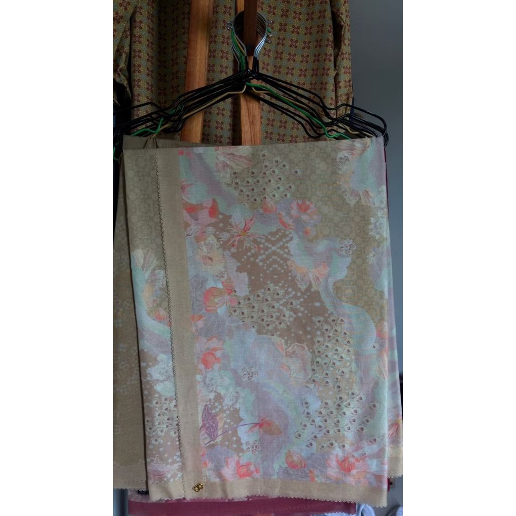 preloved buttonscarves disney