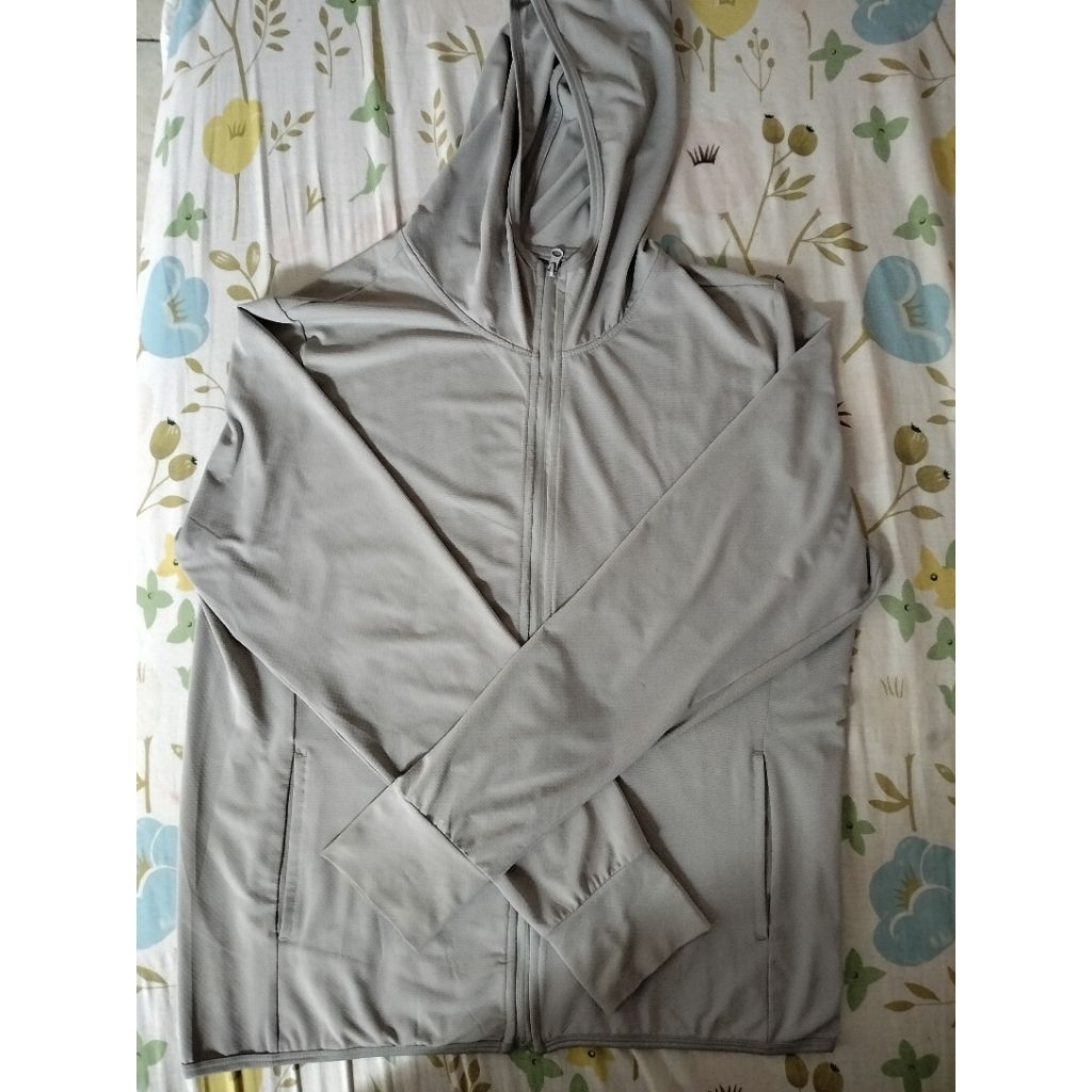 PRELOVED - jacket airism anti UV untuk olahraga