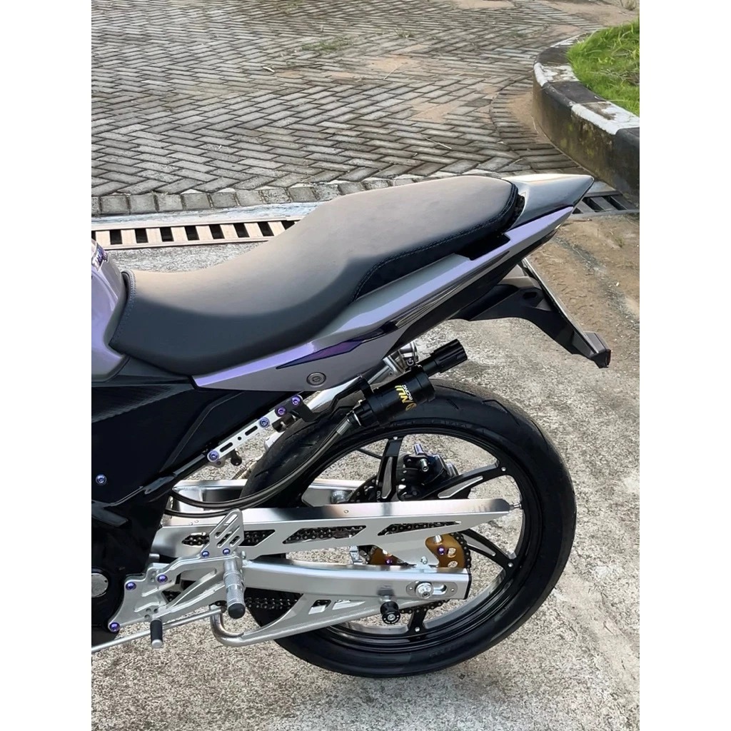 KULIT JOK CB150R NEW/OLD AMPLAS MIX CATUR 3D KARBON - KULIT JOK CB150R