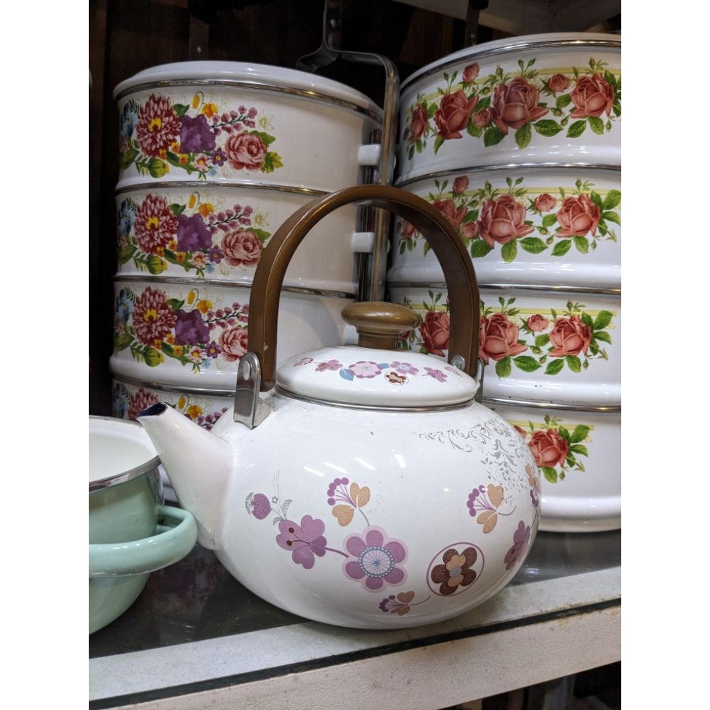 Ceret air/teko air enamel motif bunga