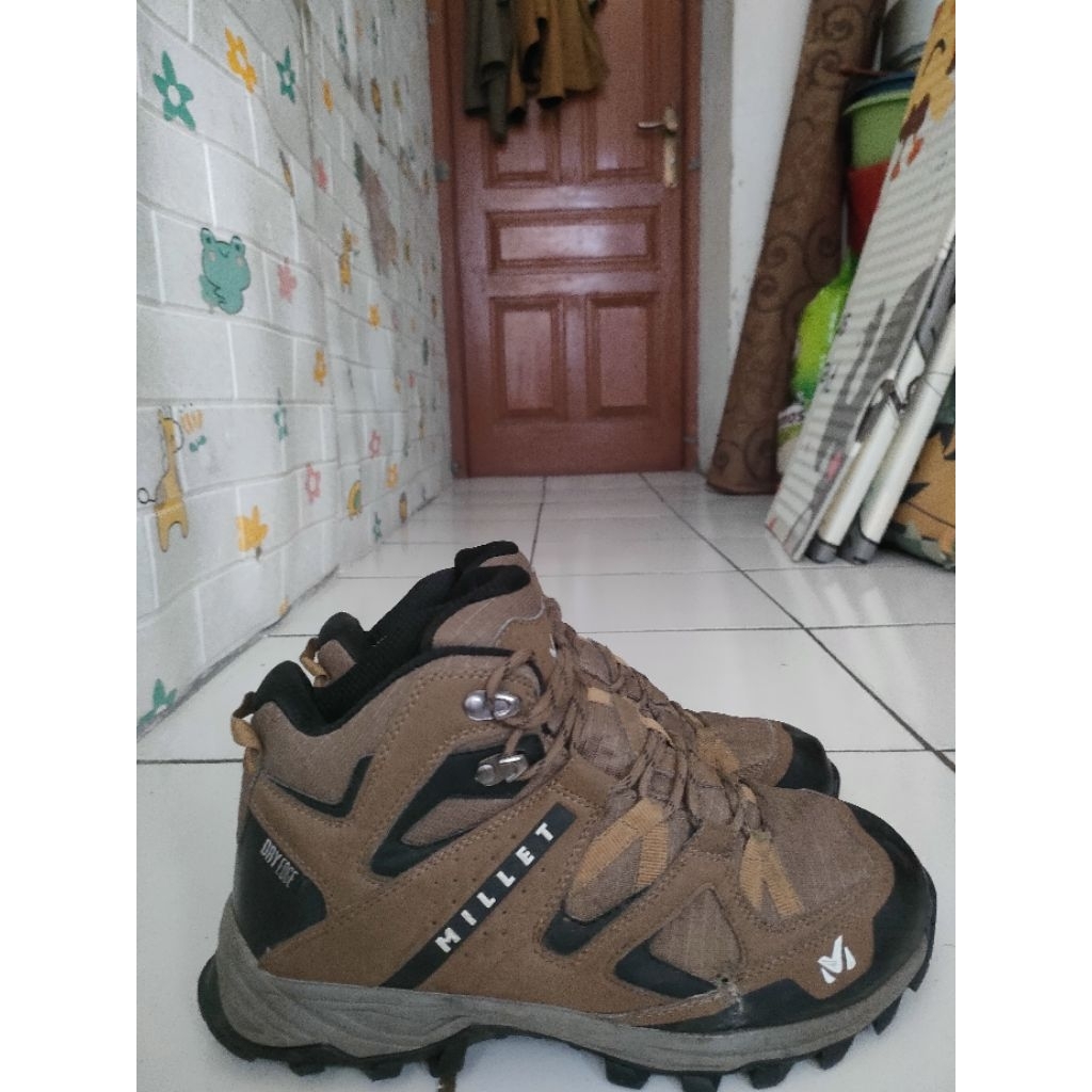 sepatu outdoor MILLET