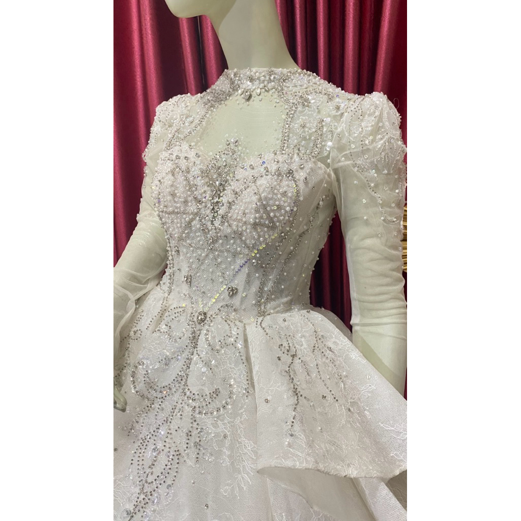 Gaun Pengantin Putih lengan panjang berekor 84