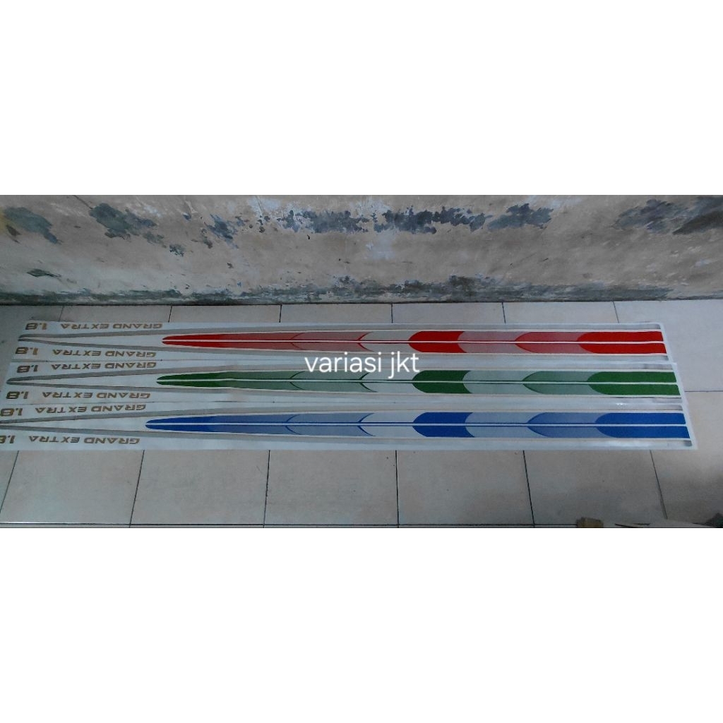 stiker lis body kijang grand xtra 1,8/stiker kijang grand1,8/ stiker grand xtra