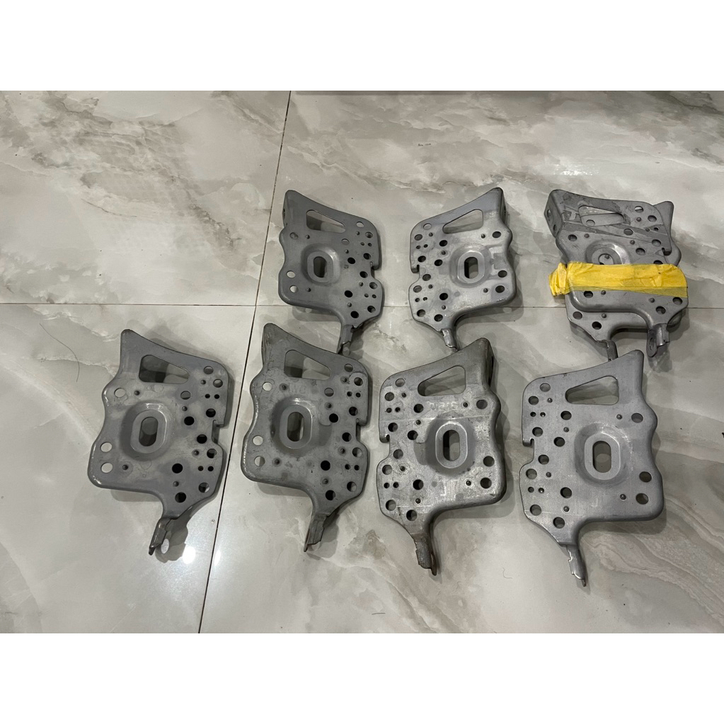 bracket head unit yaris bakpao