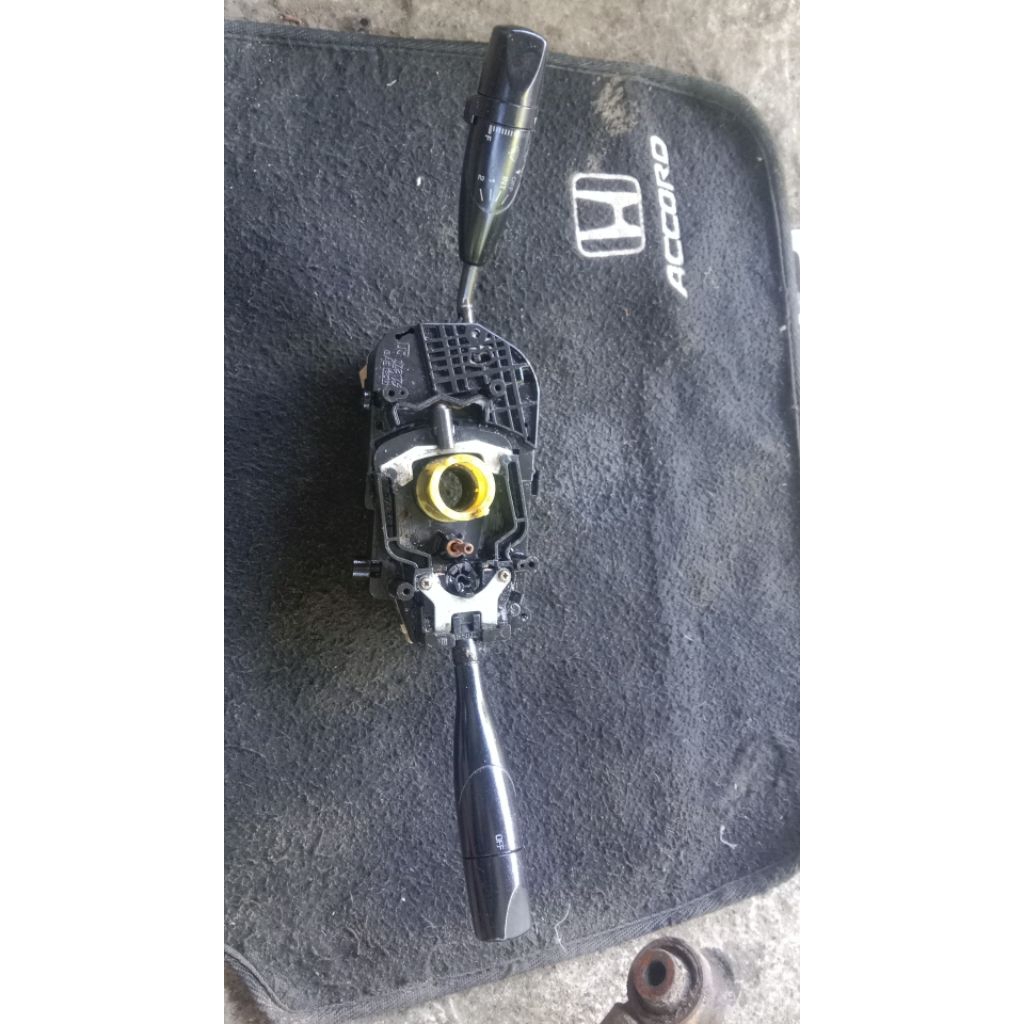 saklar lampu mobil lova