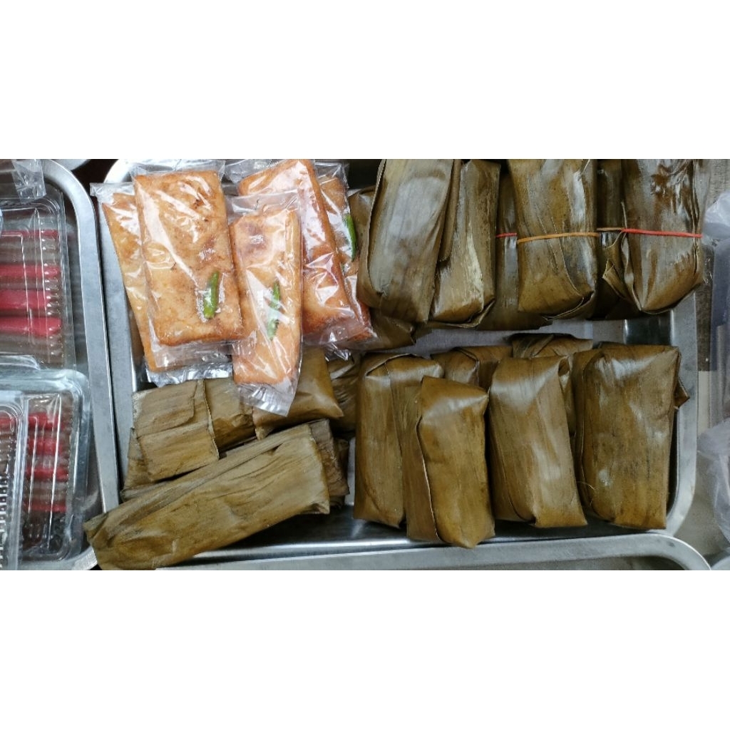 Risol ayam dan lontong