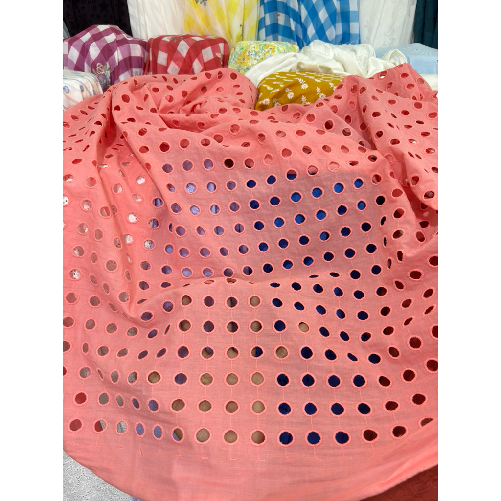 Bahan Katun Bordir Bolong ~ Kain Katun Bordir Premium ~ Katun Bordir Import ~ Bahan Meteran Katun Bo