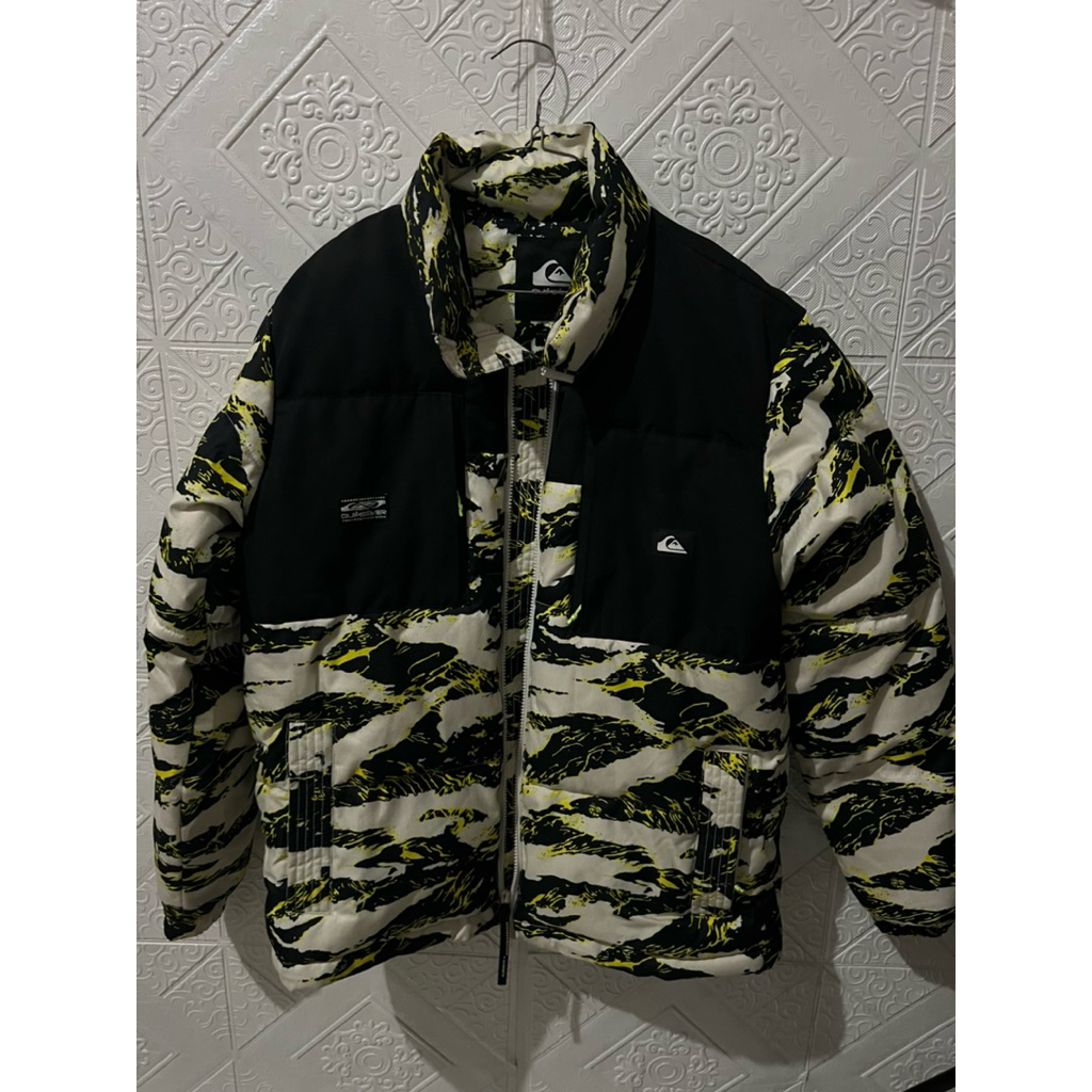 JAKET QUIKSILVER  BULANG SECOND