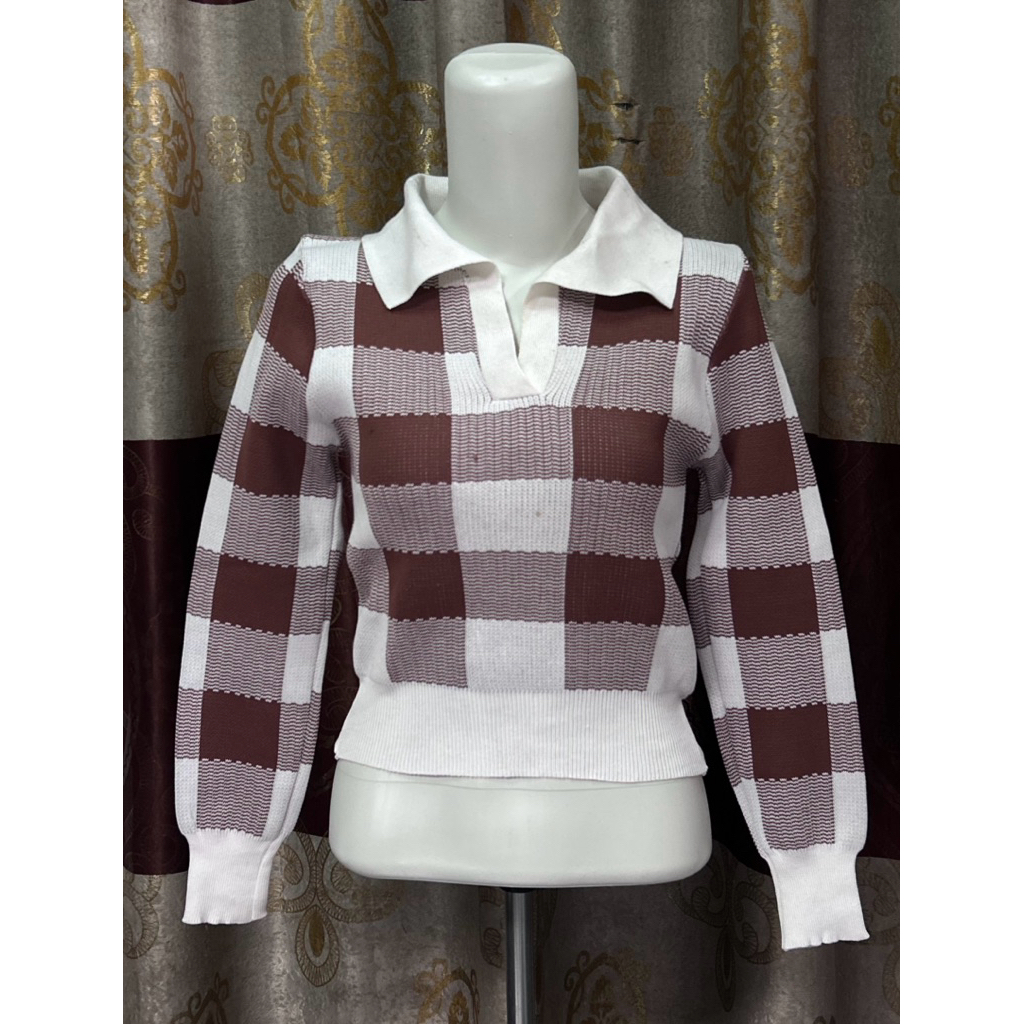 preloved baju atasan rajut / knitwear crop berkerah motif kotak kotak warna coklat putih good condit