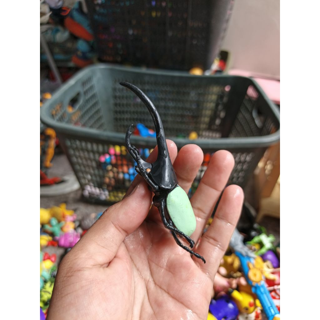 figure animal kumbang hercules