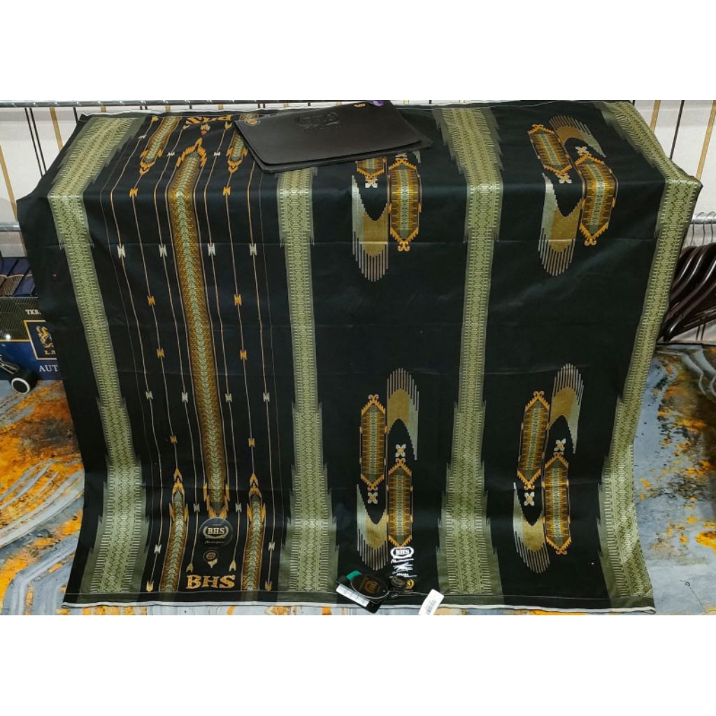 Sarung BHS Masterpiece