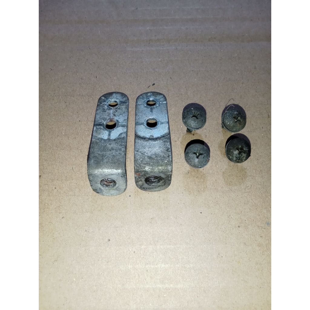 Breket brecket plat dudukan pangkon penahan cover body belakang kanan kiri 1 set Suzuki Shogun new 1