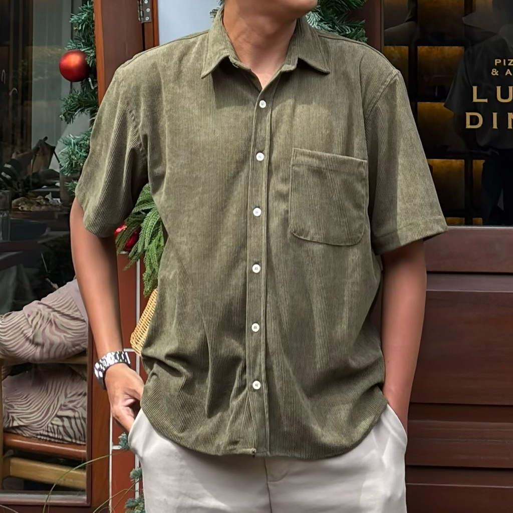 Kemeja Casual Corduroy Pendek