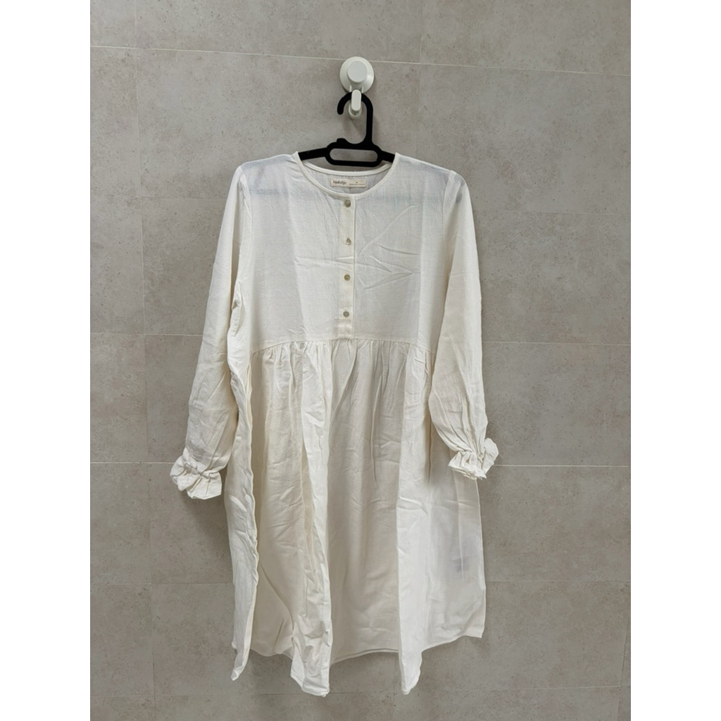 PRELOVED baju blouse tunik hijab wanita chic size M putih tulang big jumbo busui bumil ibu menyusui 