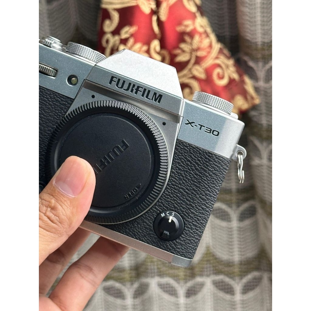 fujifilm xt30 body only