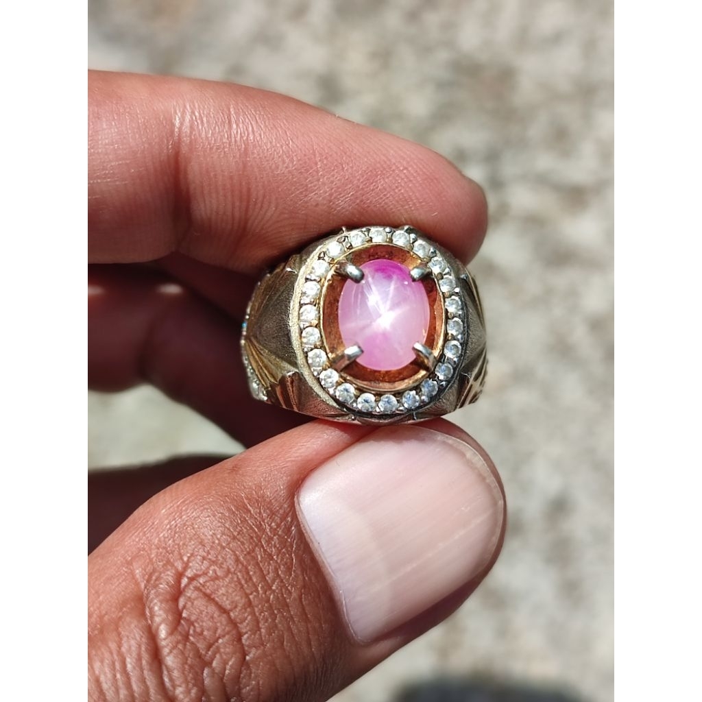 Natural Pink Sapphire Srilanka (Ceylon)