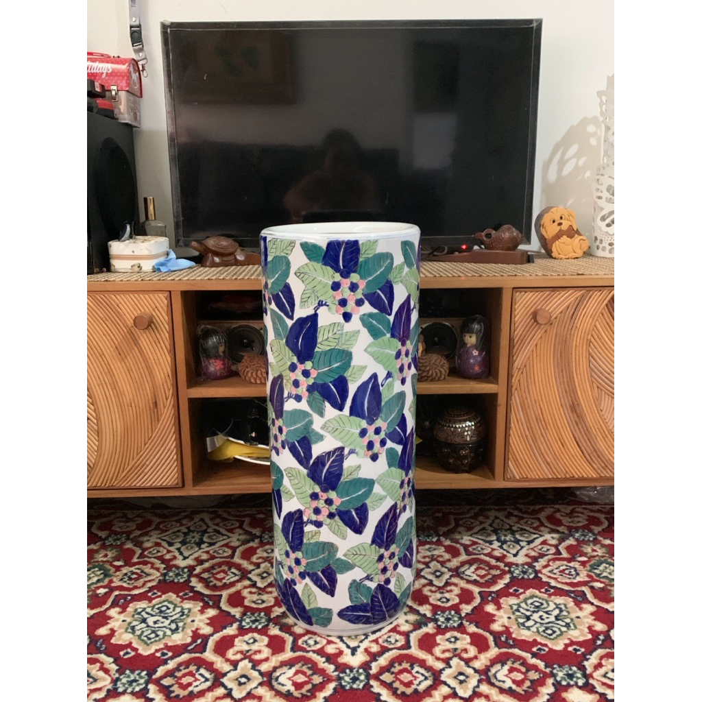 Guci Keramik Dekorasi Tempat Payung