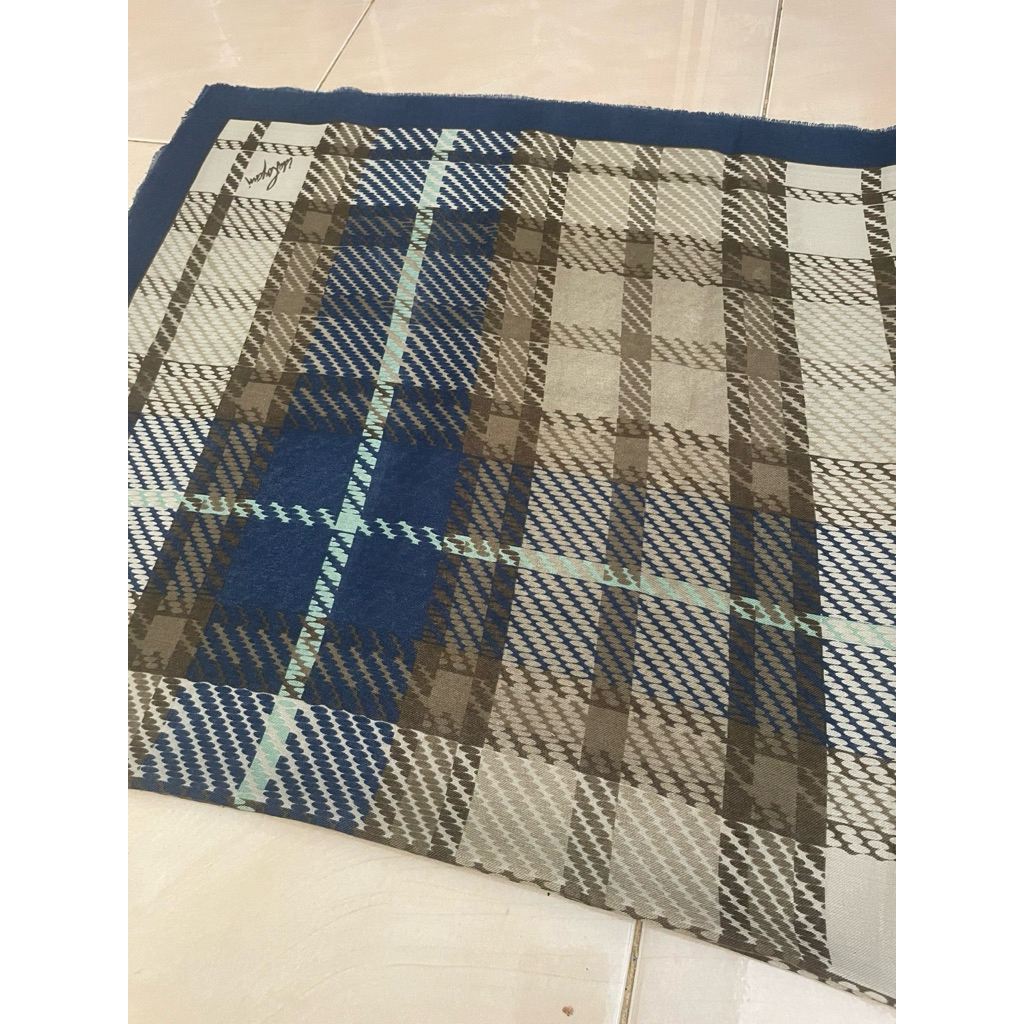 kerudung Ida royani tartan