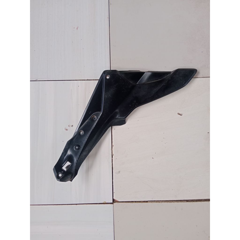 cover tutup aki honda cb 150 R CB150R old cm Kiri. Original. Seken