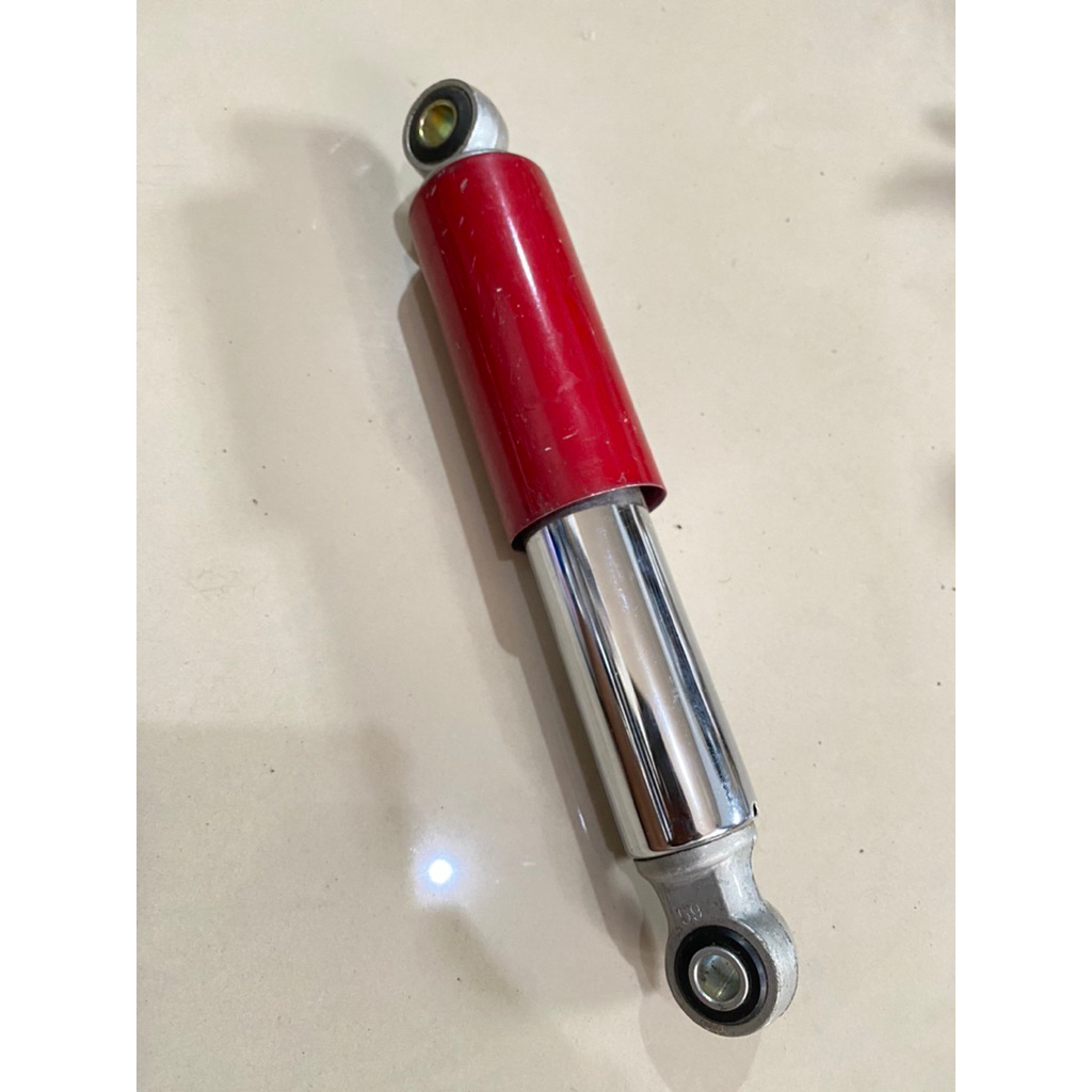 shock shockbreaker belakang pendek honda c50 c70 c700 c800 merah Original nos