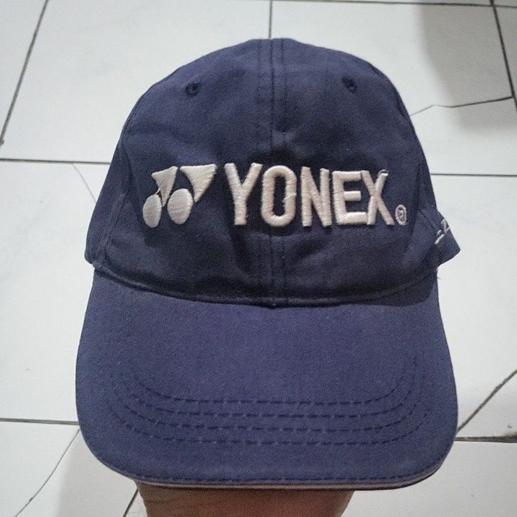 TOPI YONEX