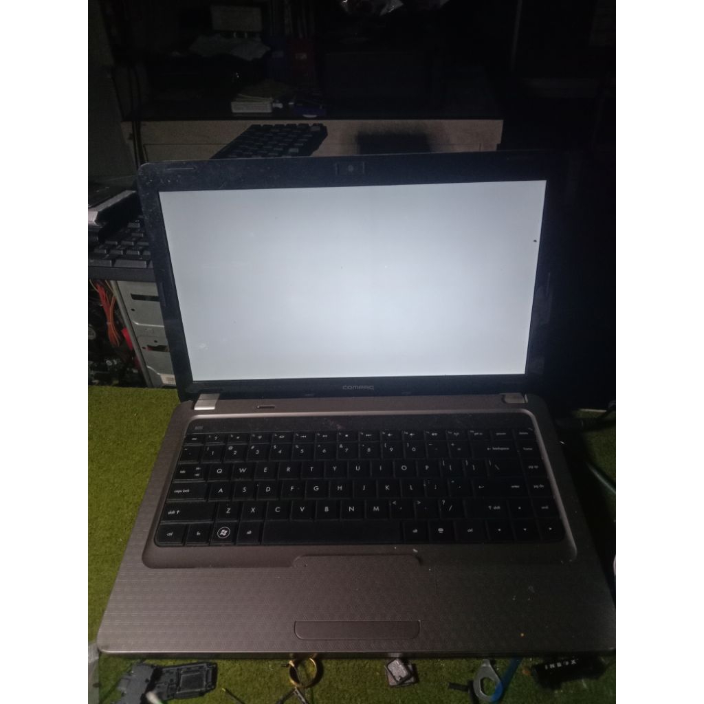 Laptop Compaq CQ42 Core i3