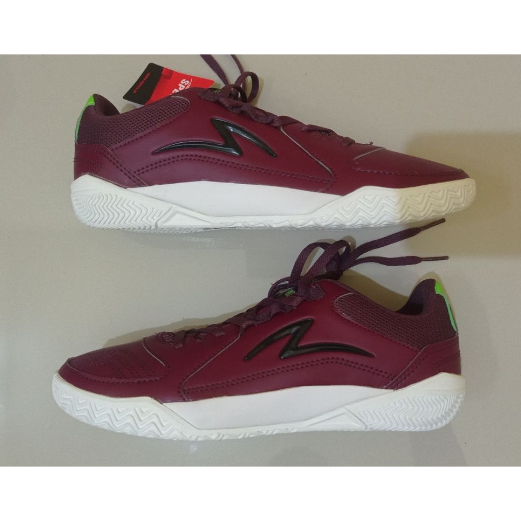 specs Metasala Derby size 39