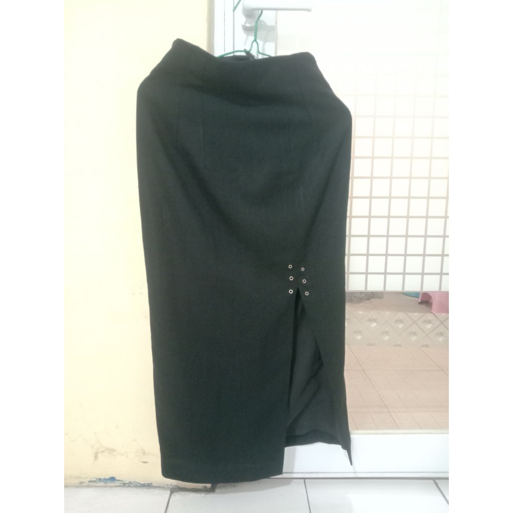 [PRELOVED] Rok Hitam Panjang Hijab