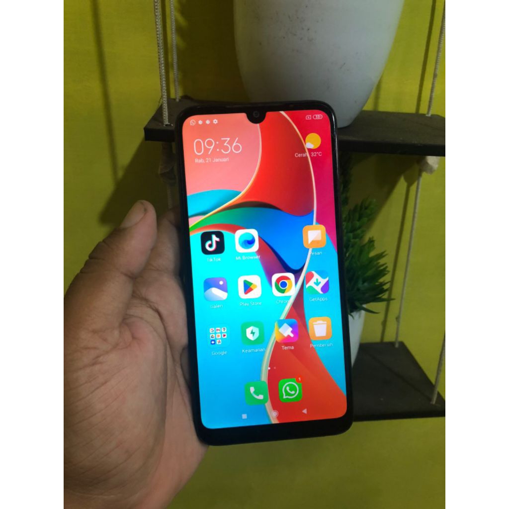 Di jual HP Redmi 7 Ram 3/32 Barang original Normal siap pakai
