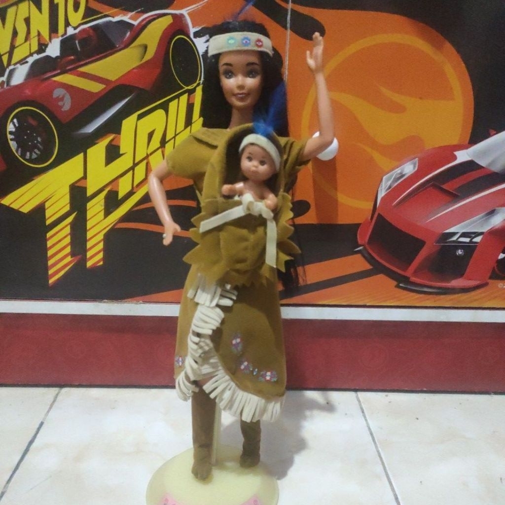 Barbie Kolektor Native American Indian Barbie Doll And Newborn Doll