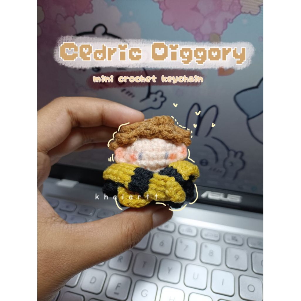 [Ready Stok] Gantungan kunci Harry Potter Cedric Diggory mini crochet keychain