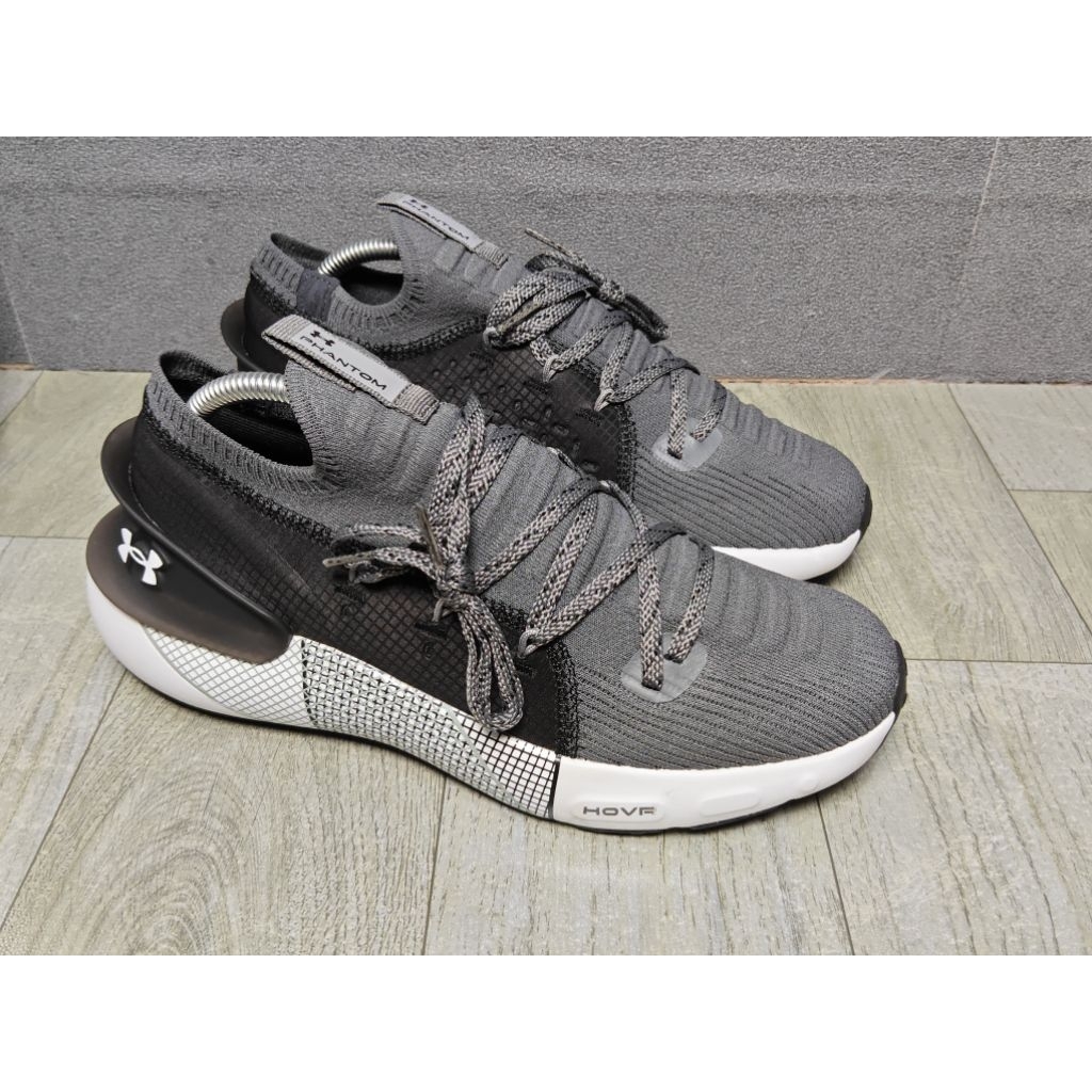 Sepatu Olahraga U.A HOVR Phantom