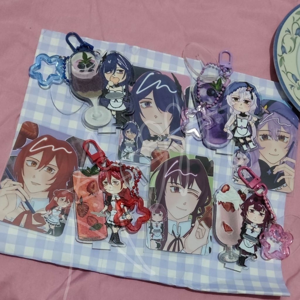 PC standee keychain hsr himeko, Kafka, black swan, Acheron maid drink