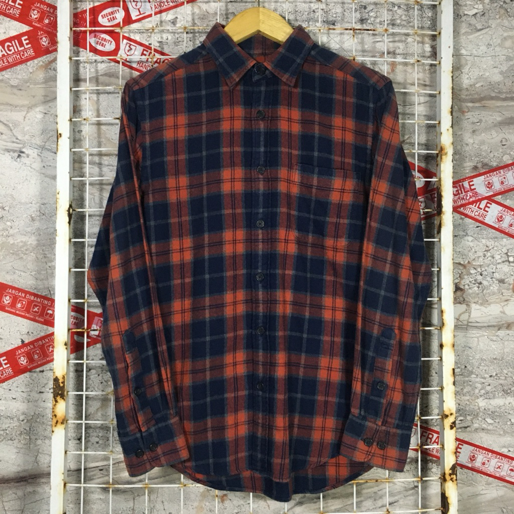 Kemeja Flanel Uniqlo Second Branded . 05851