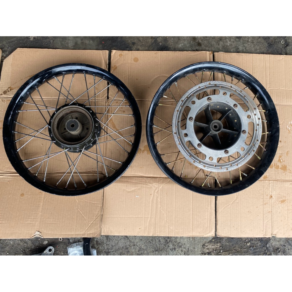 Velg pelek depan belakang yamaha tromol kecil variasi set piringan depan pnp fiz r vega lama jupiter