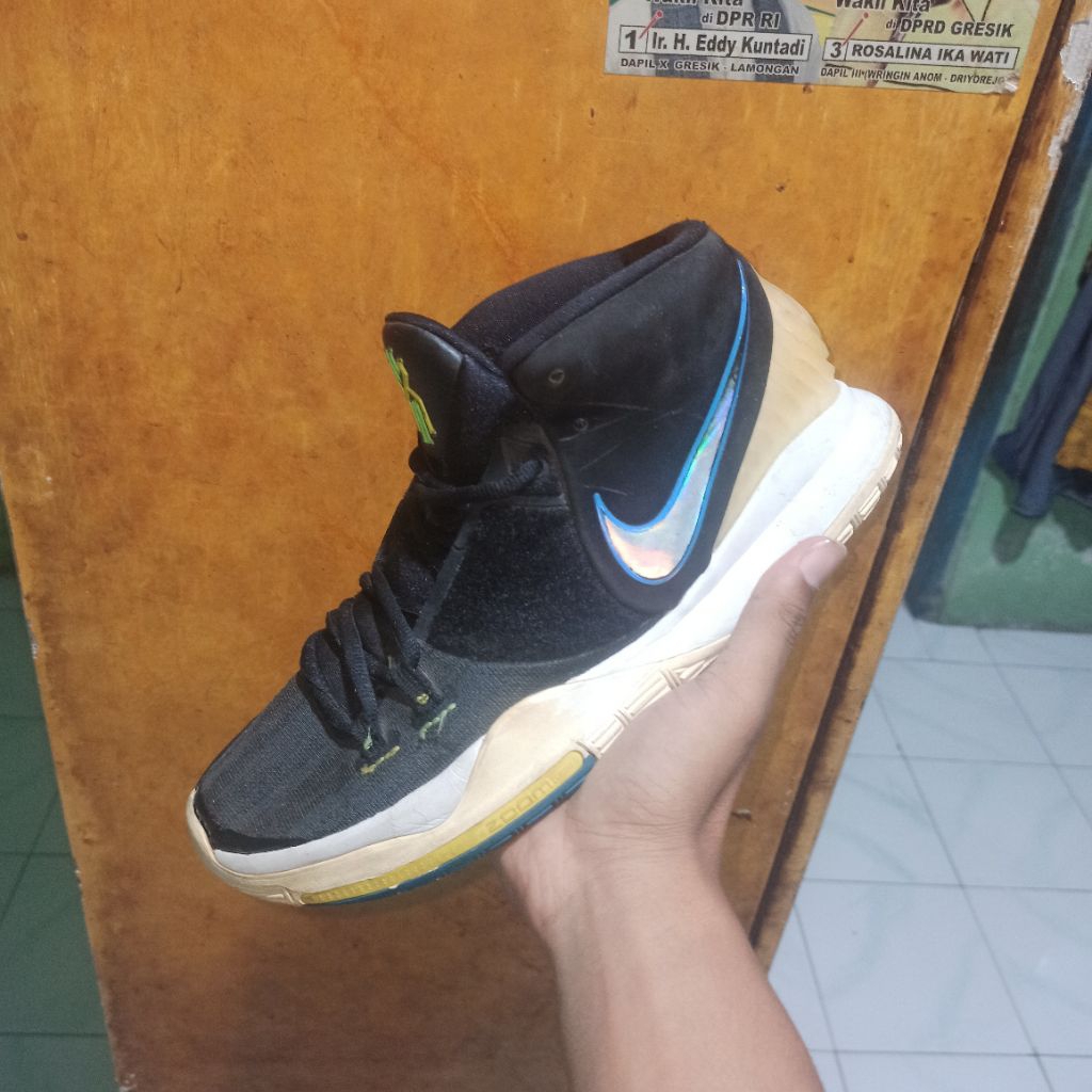 sepatu second basket Kyrie 6 size 44
