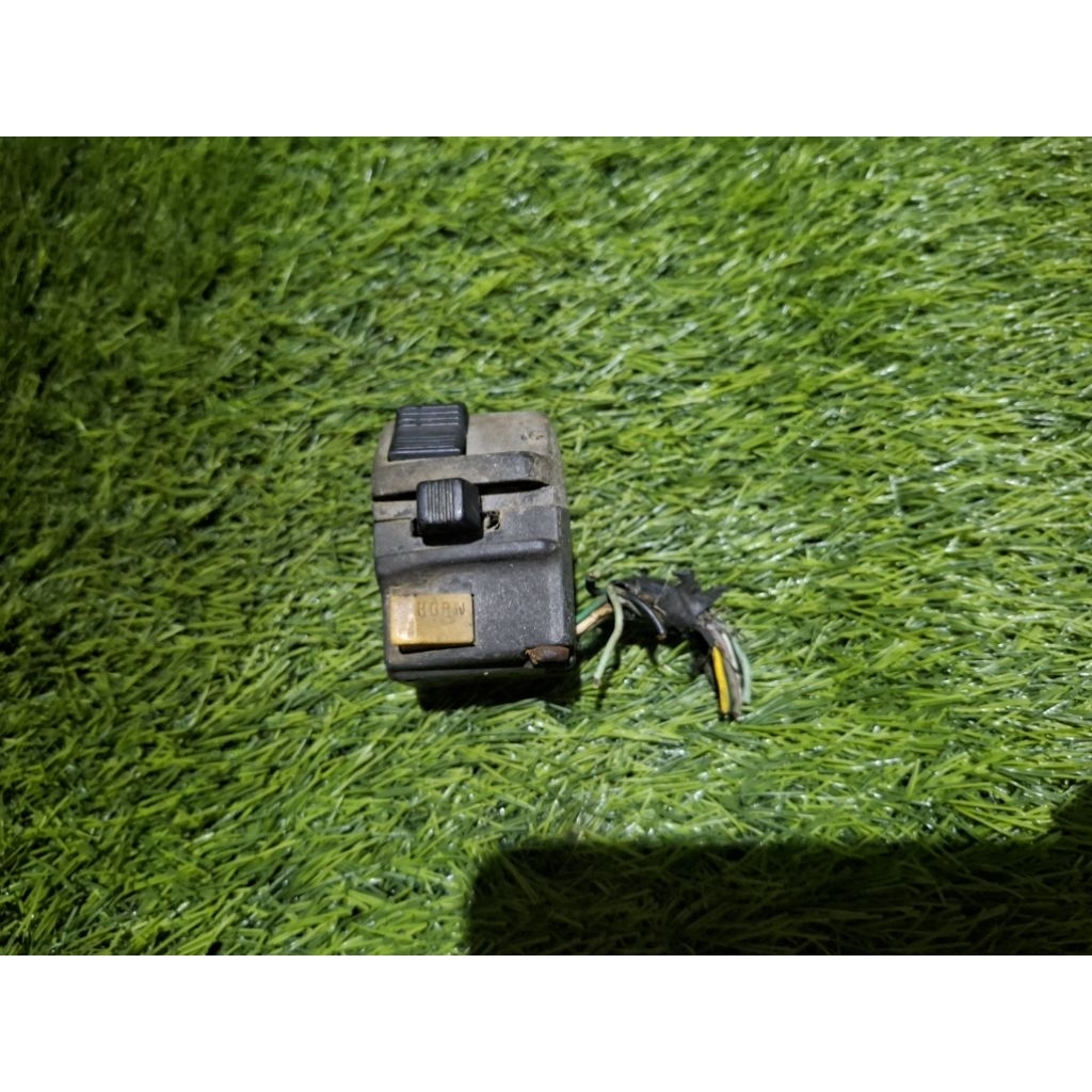 holder saklar kiri suzuki rc sprinter original