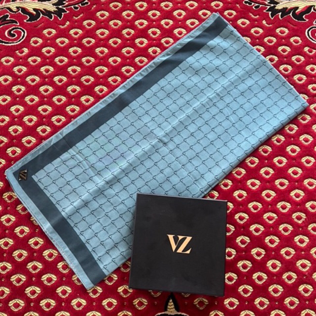 Preloved Vivi Zubedi scarf