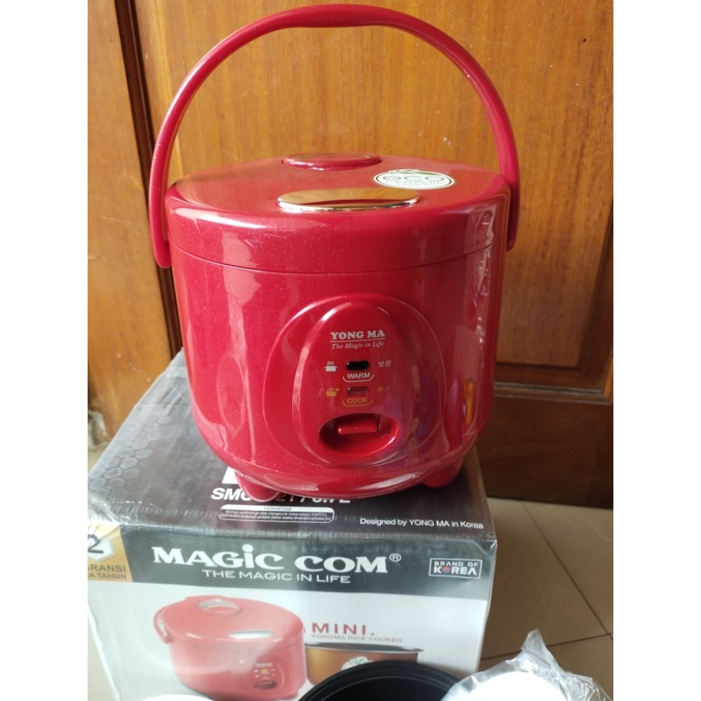 Yongma magic com digital mini 0,7/Rice cooker digital yongma 0 7L daya 280wattGaransi resmi 2 tahun 