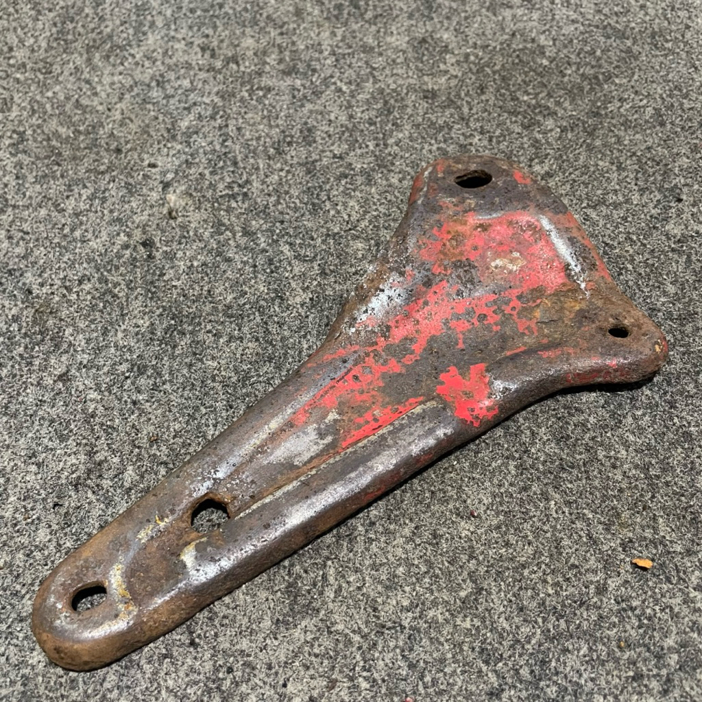 bracket dudukan gantungan knalpot honda c70 c50 pispot original