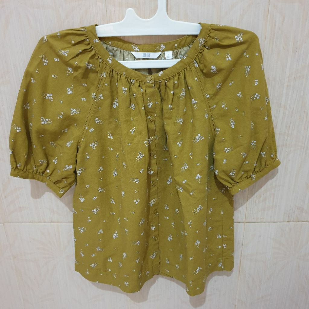 Blus Uniqlo linen