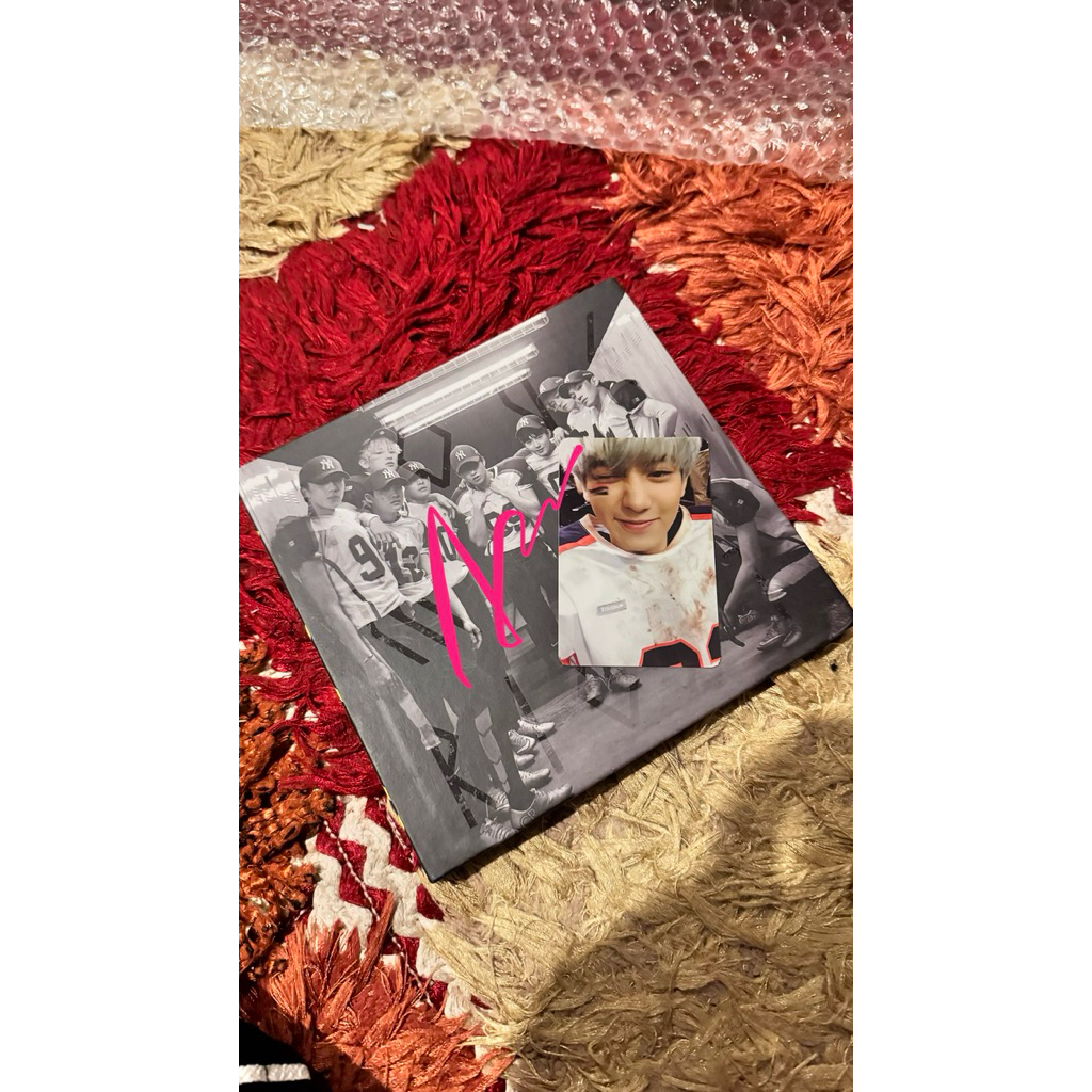 Album Official EXO Love Me Right China Version with Chanyeol Photocard Wink