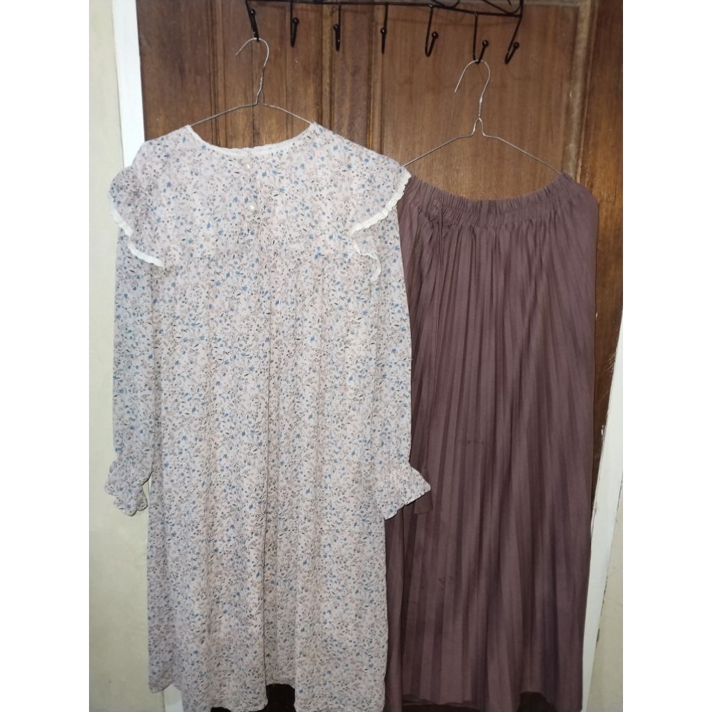 preloved one set tunik flower + rok plisket