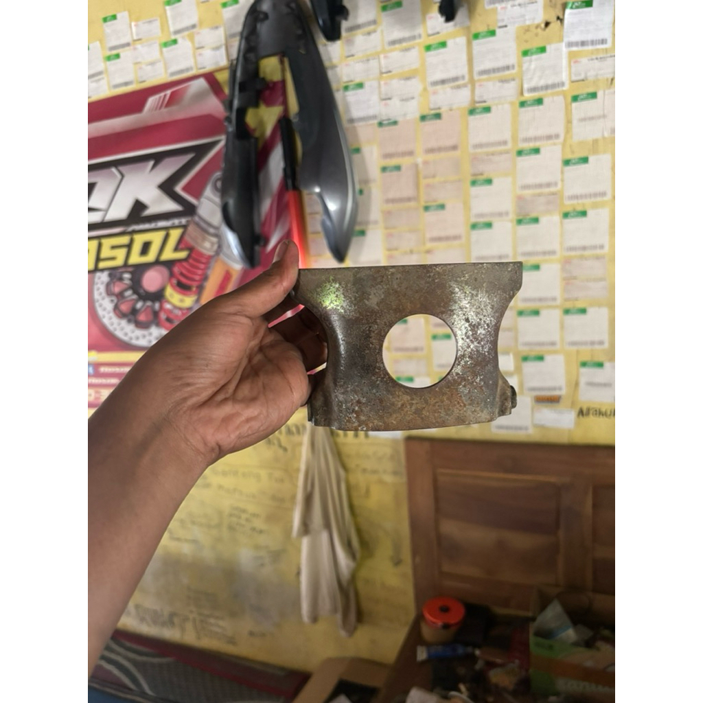 breket dudukan pangkon slebor spakbor depan tiger original cepotan