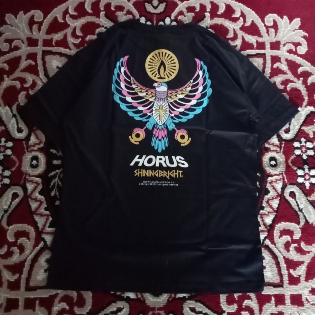 Kaos Shining Bright Horus  Back Print Original bnwt