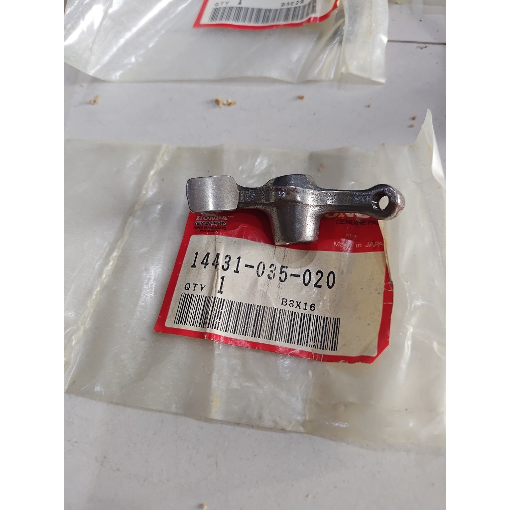 pelatuk klep rocker arm c70 ori
