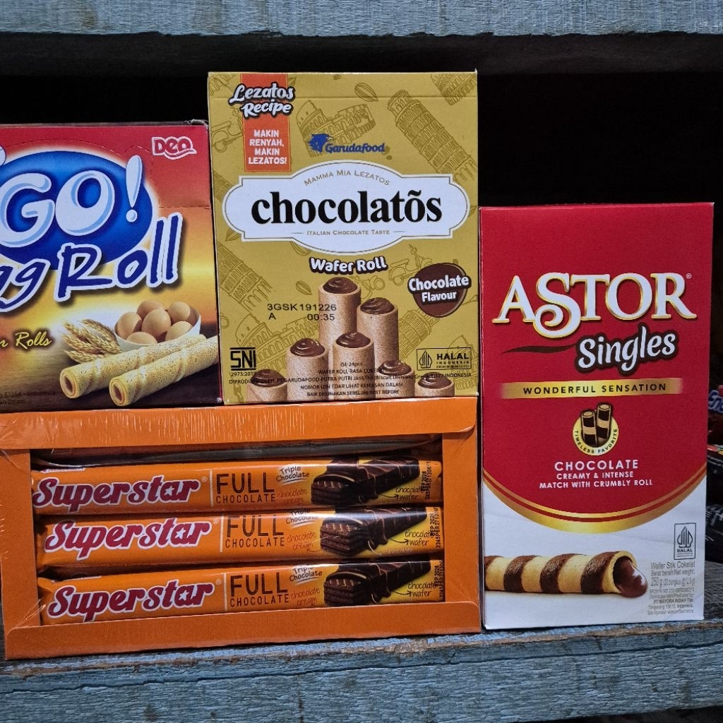 Paket 4 Pack Egg Roll Superstar Chocolatos Astor Singles Full Rasa Cokelat Paket Hemat Wafer Roll Re
