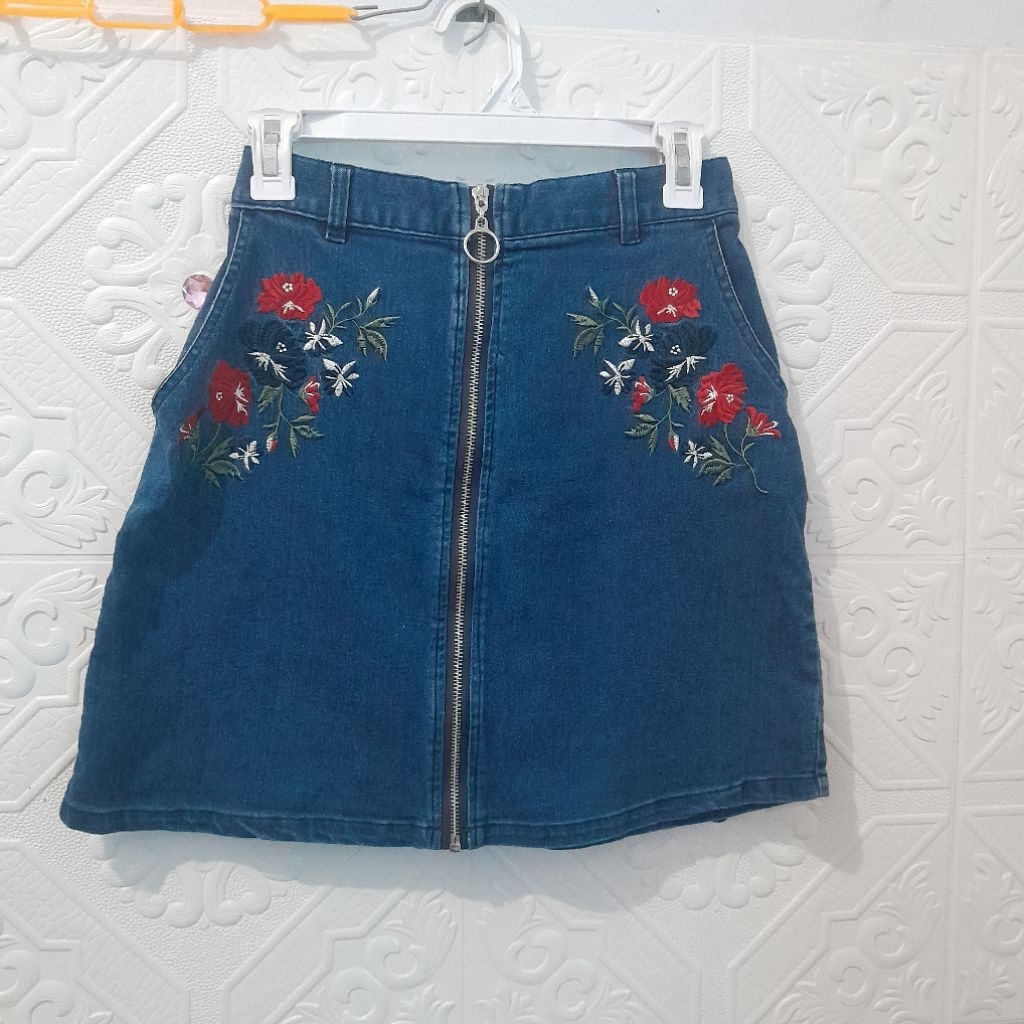ROK JEANS ANAK SIZE L(10-14THN) PRIVATE PAUSE 17K
