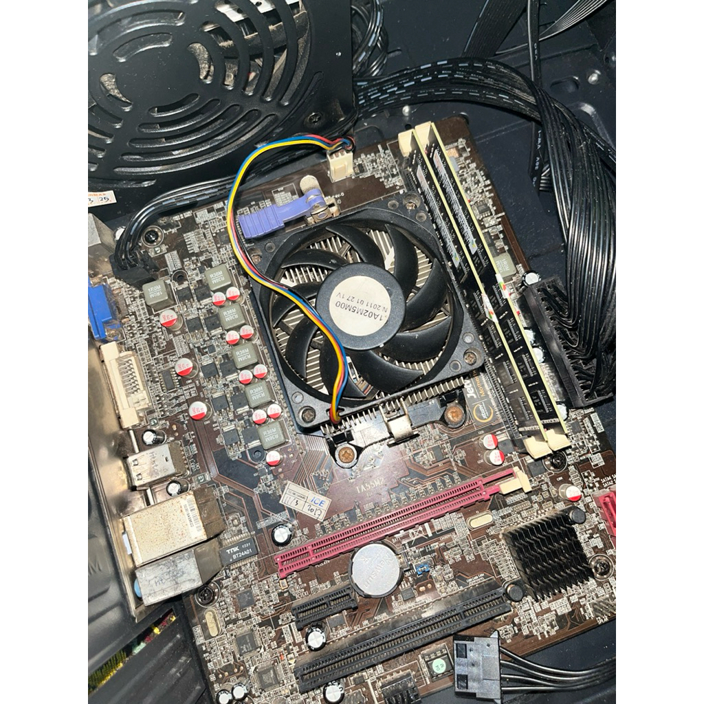 Paketan mobo gaming tipis Amd A10 5800k(bisa overclock)+ram 8gb