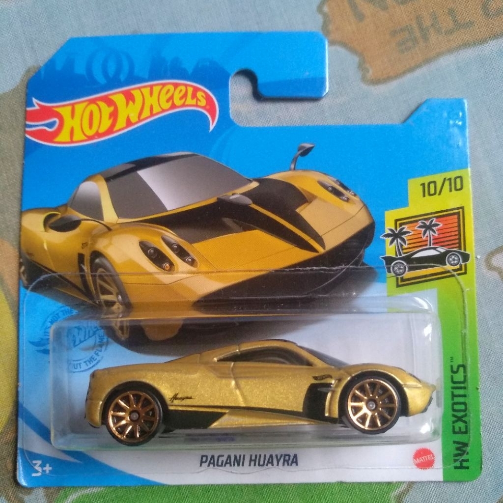 Hot Wheels Pagani Huayra - gold (short card)